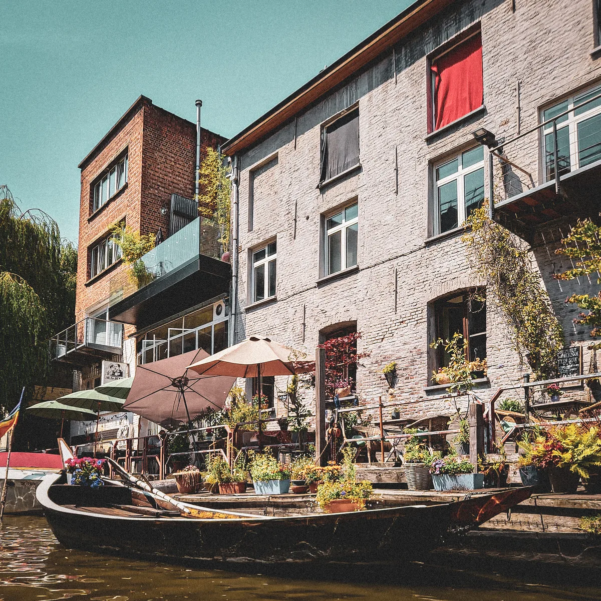 Canalside Garden — Ghent — Belgium